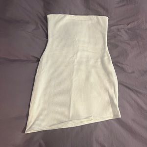 NWOT-Strapless White Dress